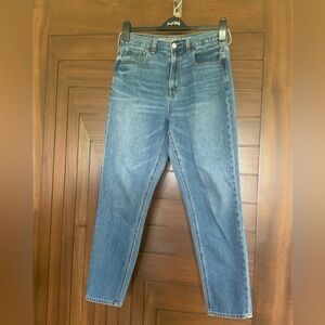 AMERICAN EAGLE High Rise Mom Jeans, Size 6 Reg
